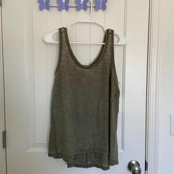 NWT | Universal Thread women’s green loose fit tank top — medium - Picture 1 of 7